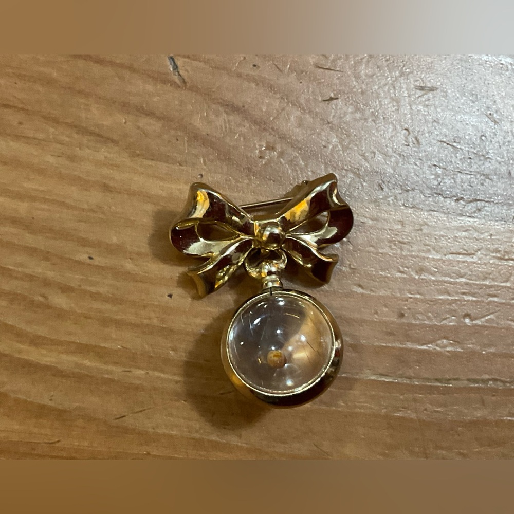 Coro: Vintage gold plated/toned costume Bow Brooch  dangle lucite ball  n seed.